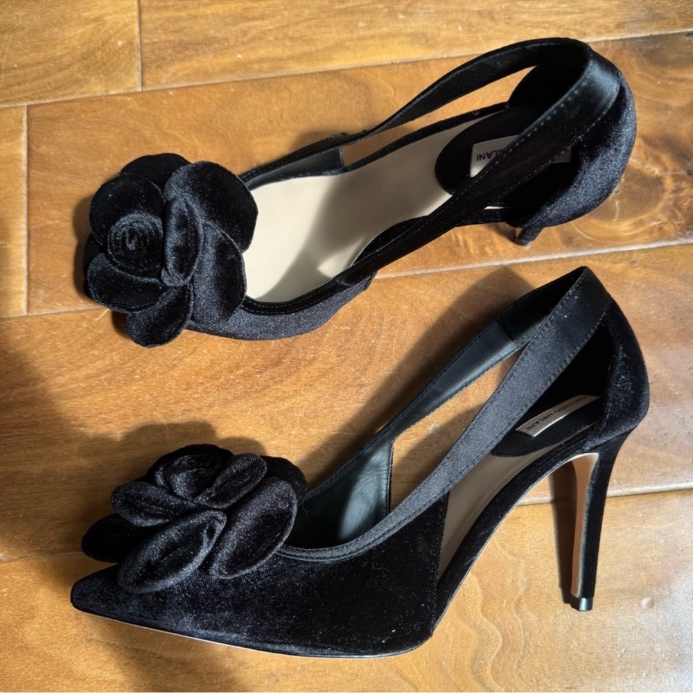 NWT Antonio Melani Ester Velvet Flower Heel Pumps Sz 6,5 (no original box) - Picture 3 of 12